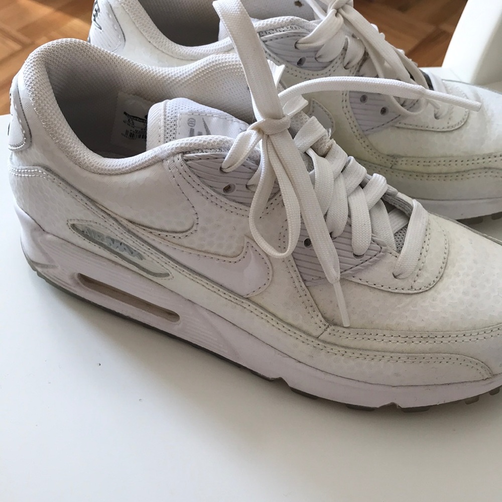 Nike white air max
